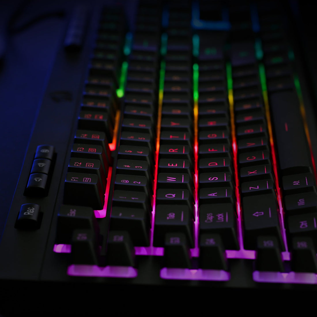 Papan Kekunci Permainan Membran RGB Redragon K512 SHIVA dengan Kekunci Multimedia, 6 Kekunci Makro On-Board Tambahan, Kawalan Media Khusus, Tempat Letak Pergelangan Tangan Boleh Tanggal