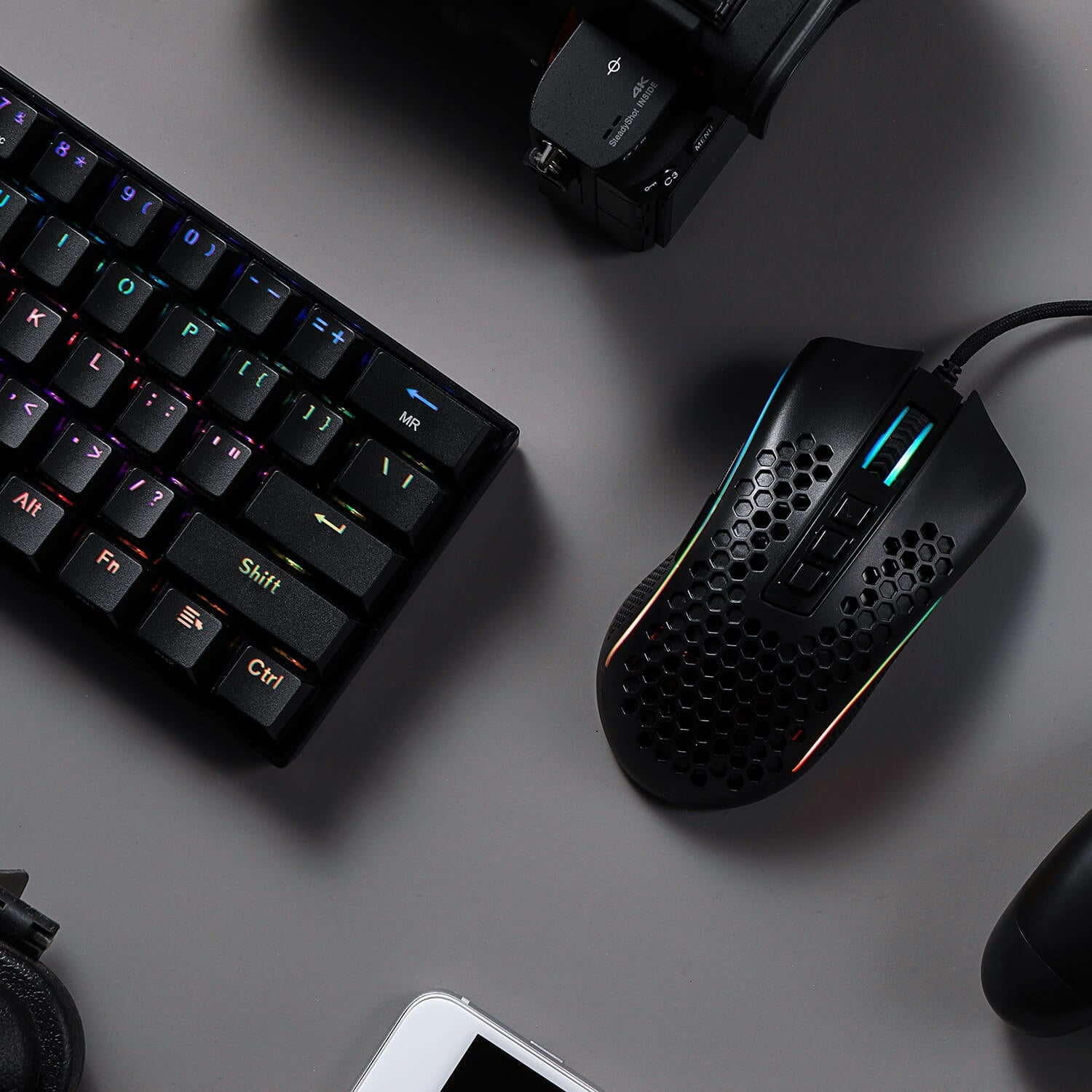 Set Kombo Papan Kekunci Mekanikal Tanpa Wayar RGB Redragon K530 60% dan Tetikus Permainan RGB Ringan M808 (Hitam)